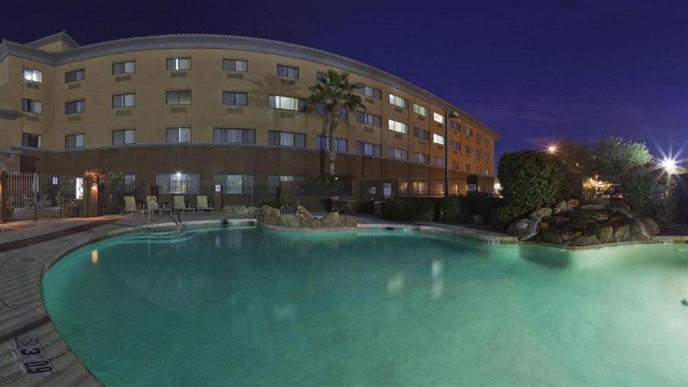 Holiday Inn Express & Suites Phoenix/Chandler Buitenkant foto
