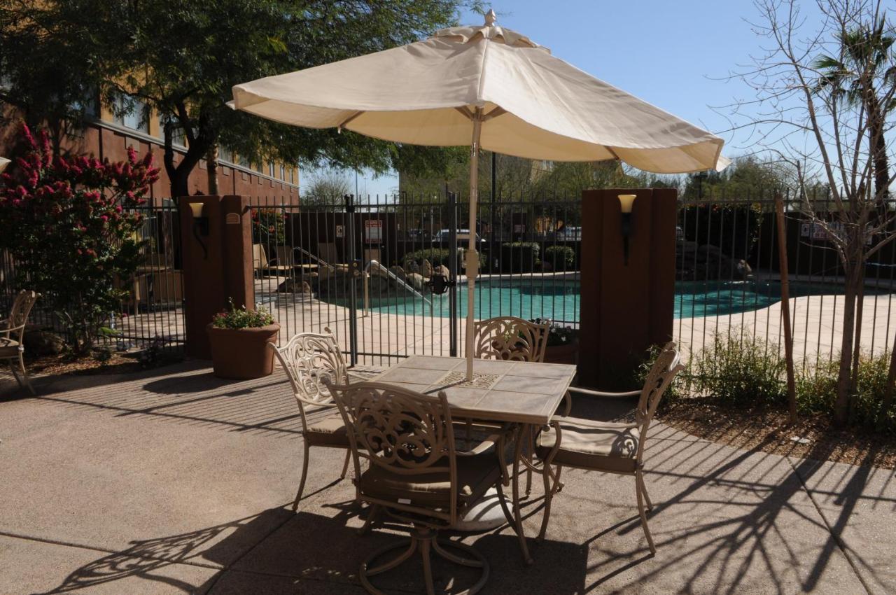 Holiday Inn Express & Suites Phoenix/Chandler Buitenkant foto